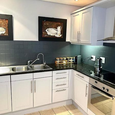 Parama 003 Secure, Luxurious Waterfront Apartment Cape Town Bagian luar foto