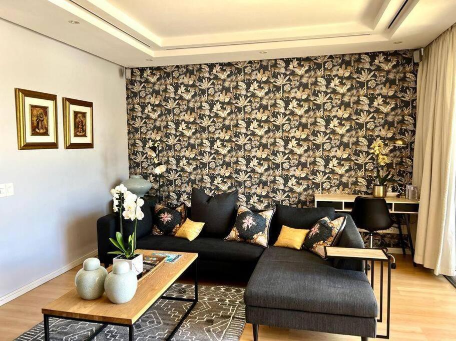 Parama 003 Secure, Luxurious Waterfront Apartment Cape Town Bagian luar foto
