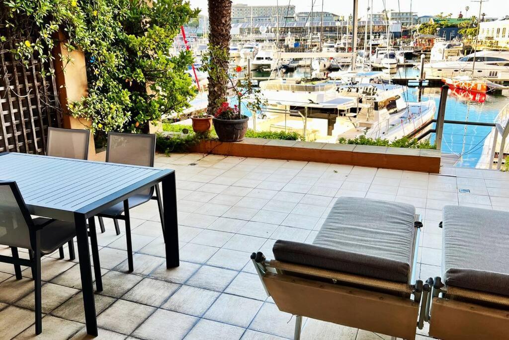 Parama 003 Secure, Luxurious Waterfront Apartment Cape Town Bagian luar foto
