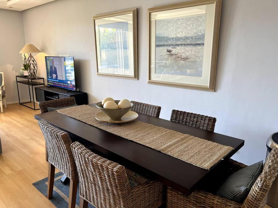 Parama 003 Secure, Luxurious Waterfront Apartment Cape Town Bagian luar foto