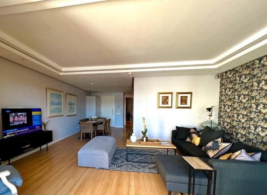 Parama 003 Secure, Luxurious Waterfront Apartment Cape Town Bagian luar foto